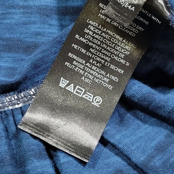 Anthropology Pilcro Women's Short Orchid Embroidered Sleeves Navy Top Size XS - Picture 9 of 9